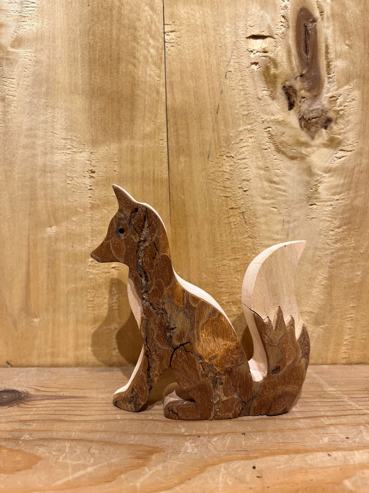 Side Sitting Fox Bark Woodcraft