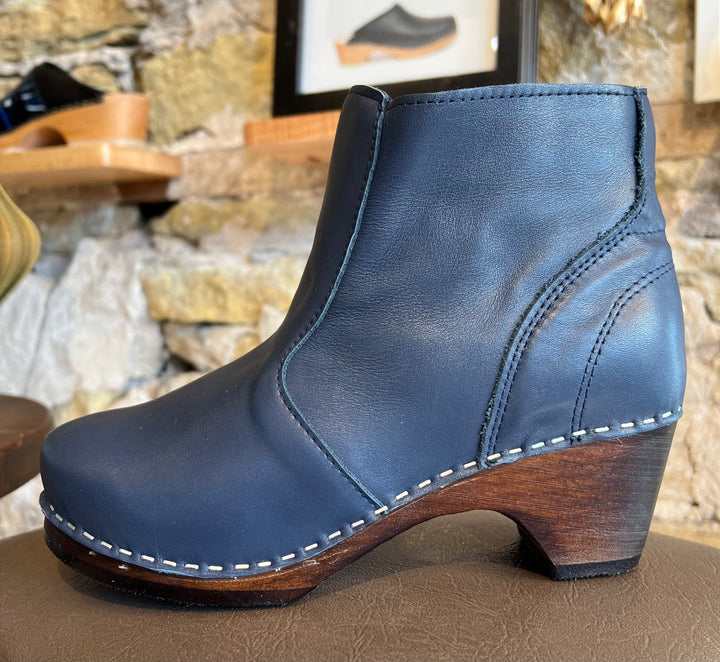 Auckland Blue Clog Boot