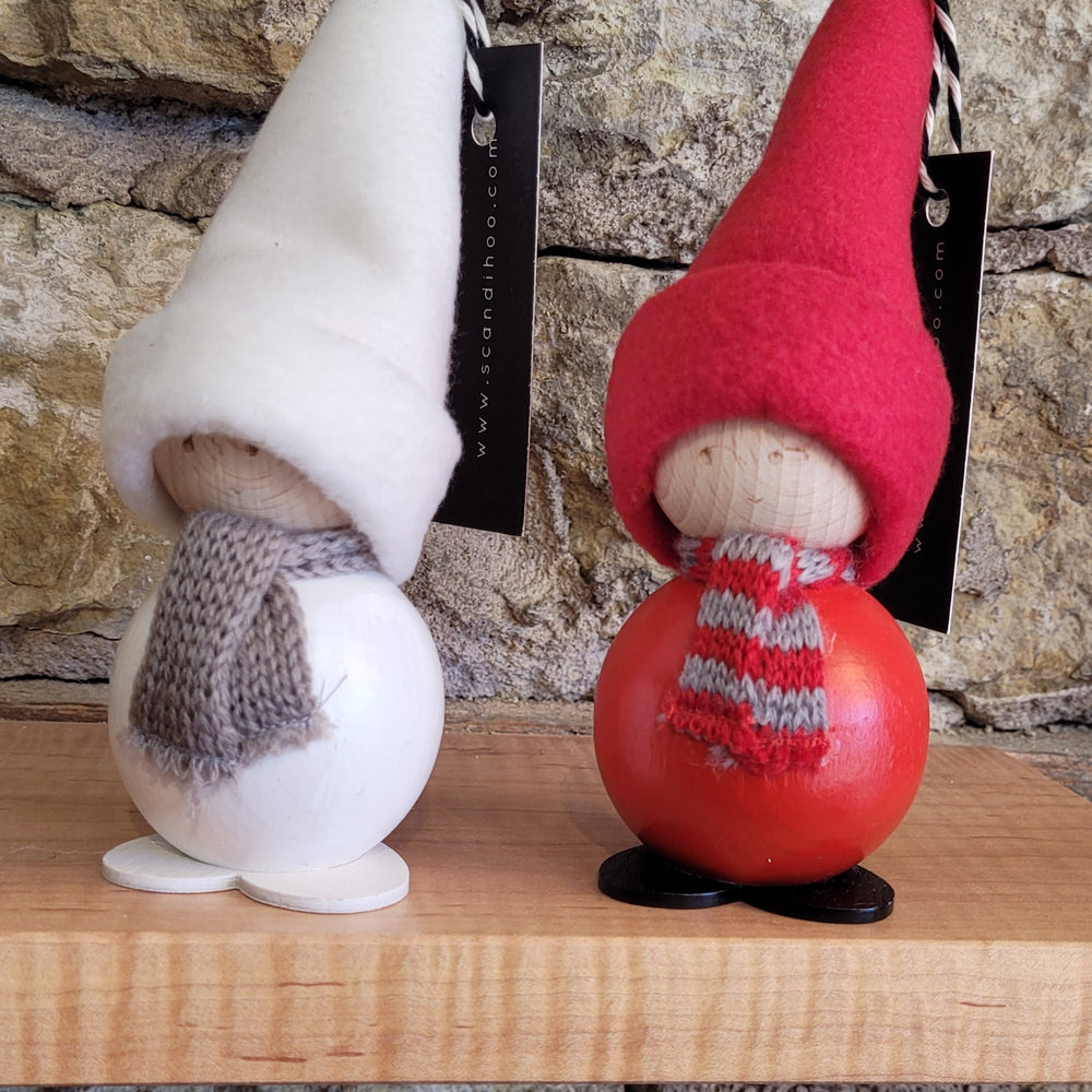 Wood Santa w/red scarf