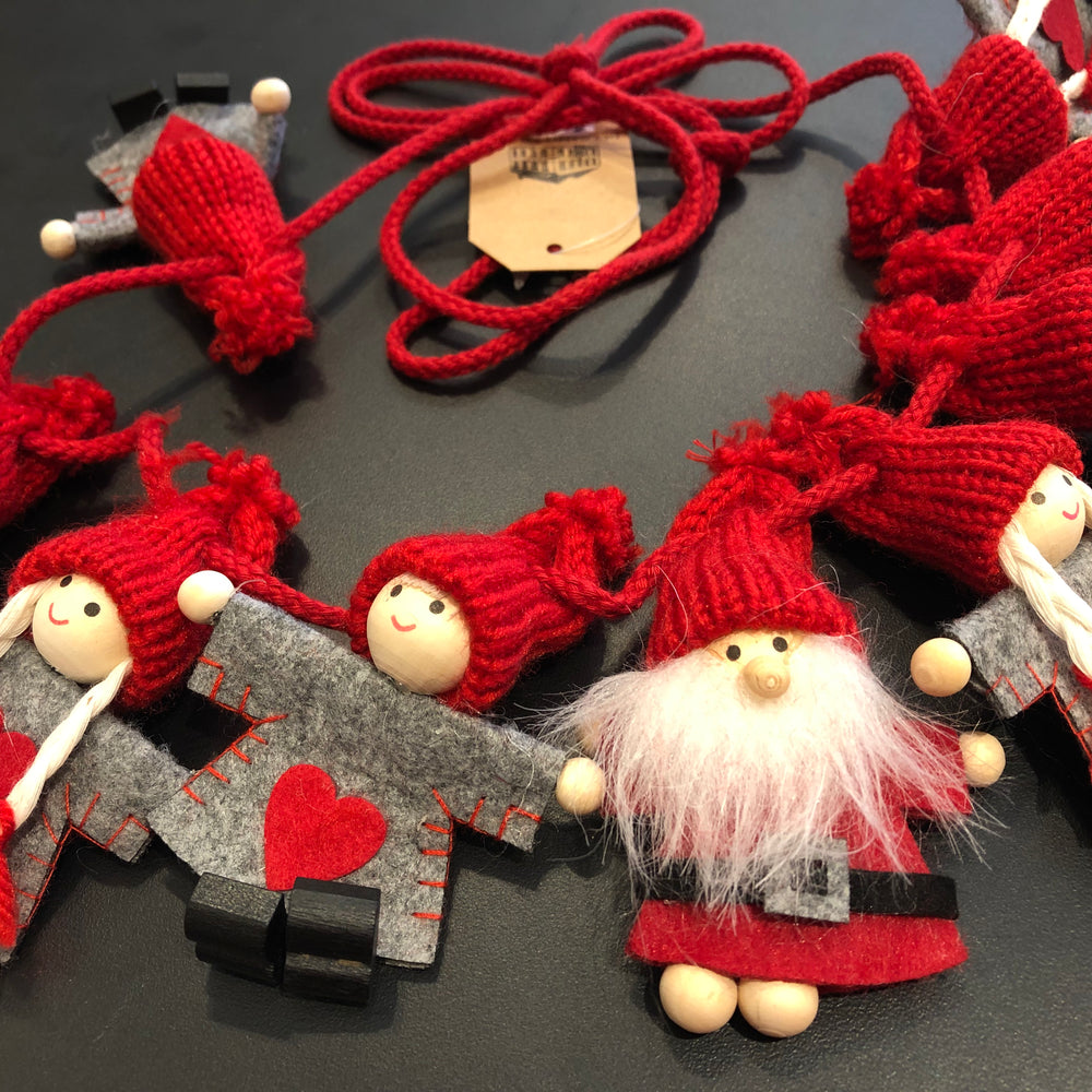 Boy+Girl+Santa Pixies Garland