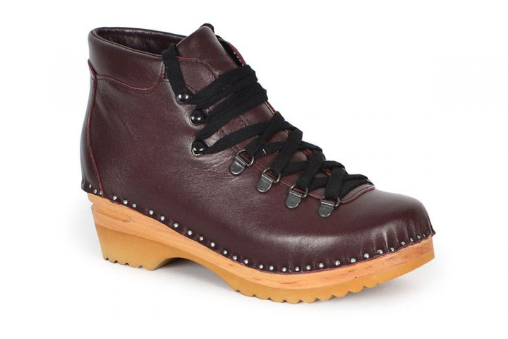 Caspar Clog Hiking Boot in Wine Leather